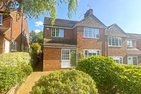 24 Kelvedon Close, Kingston Upon Thames, KT2 5LG