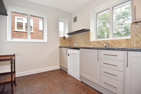 24 Kelvedon Close, Kingston Upon Thames, KT2 5LG