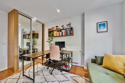 2 bedroom flat for sale, Boundaries Road, London, Greater London, SW12