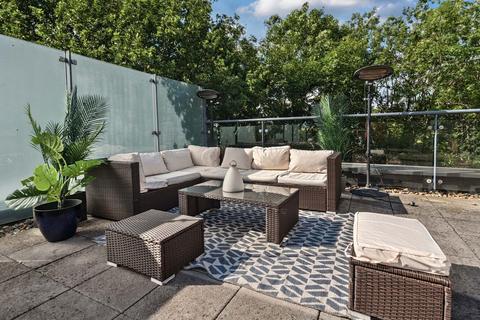 2 bedroom flat for sale, Boundaries Road, London, Greater London, SW12