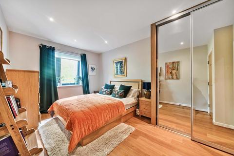 2 bedroom flat for sale, Boundaries Road, London, Greater London, SW12