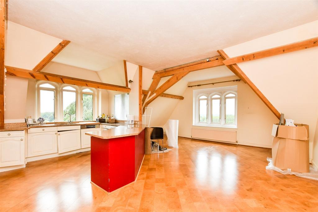 Kitchen/Dining Area