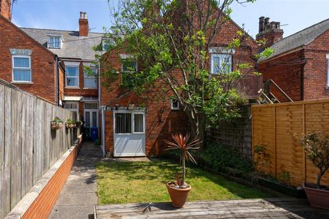 9 Marine Parade, Withernsea, HU19 2DR