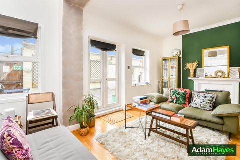 2 bedroom apartment for sale, Princes Avenue, London N3