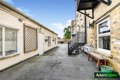 2 bedroom apartment for sale, Princes Avenue, London N3