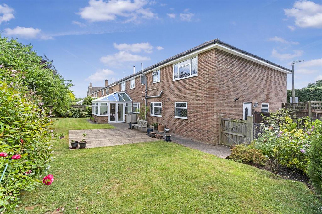 Rutherford Way, Tonbridge TN10 6 bed detached house - £900,000