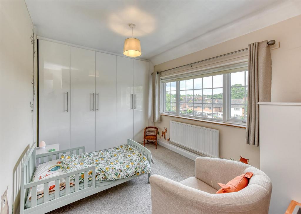 224 Castlecroft Road-bed2.jpg