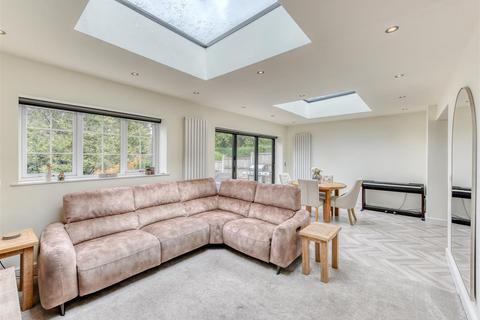 224 Castlecroft Road, Wolverhampton, WV3 8ND