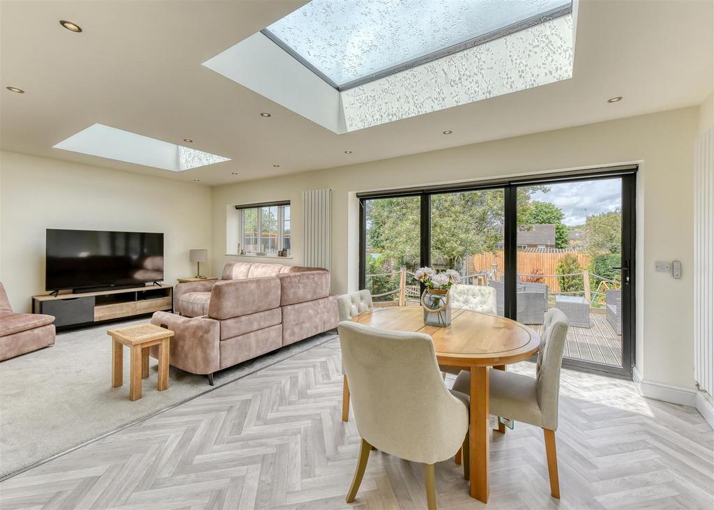 224 Castlecroft Road-dining1.jpg