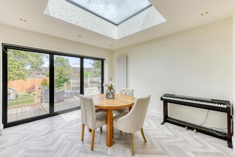 224 Castlecroft Road, Wolverhampton, WV3 8ND