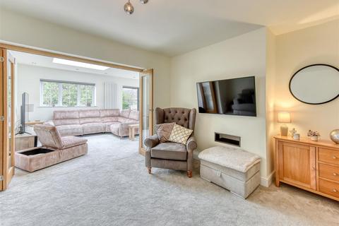 224 Castlecroft Road, Wolverhampton, WV3 8ND