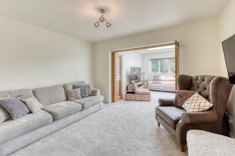 224 Castlecroft Road, Wolverhampton, WV3 8ND