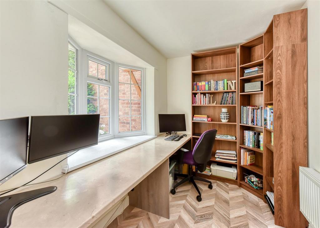 224 Castlecroft Road-study.jpg
