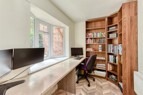 224 Castlecroft Road, Wolverhampton, WV3 8ND
