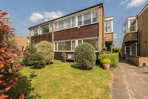 2 bedroom flat for sale, Baring Road, London SE12
