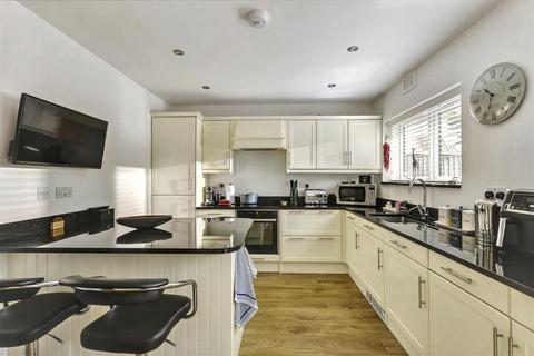 51 Rendlesham Road, Enfield, EN2 0TY