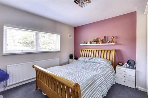 51 Rendlesham Road, Enfield, EN2 0TY