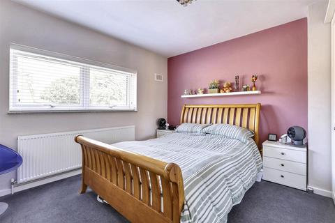 51 Rendlesham Road, Enfield, EN2 0TY