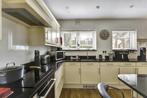 51 Rendlesham Road, Enfield, EN2 0TY