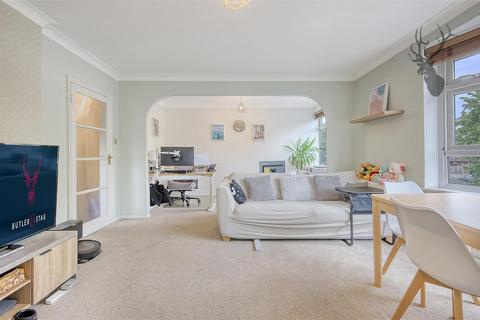 2 bedroom flat for sale, Forest Avenue, London E4