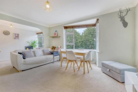 2 bedroom flat for sale, Forest Avenue, London E4