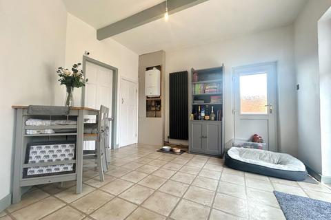 17 Gordon Avenue, Lanesfield, Wolverhampton, WV4 6PX