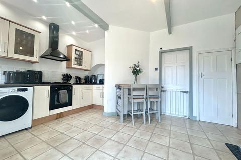 17 Gordon Avenue, Lanesfield, Wolverhampton, WV4 6PX
