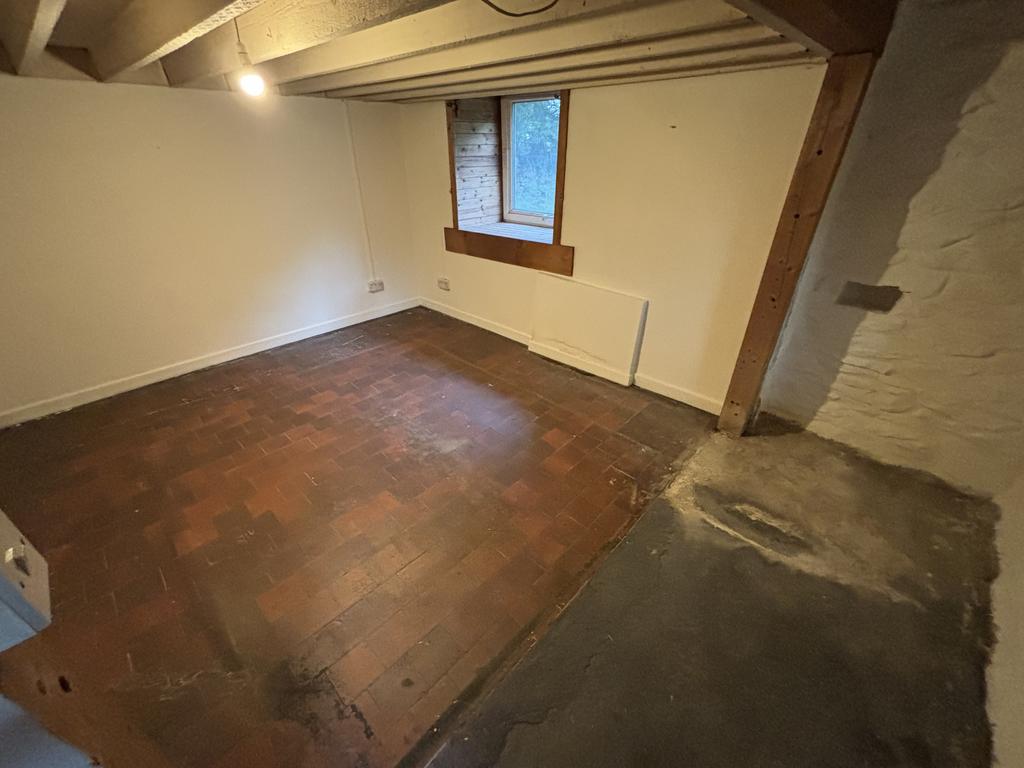 Ground floor bedroom 1