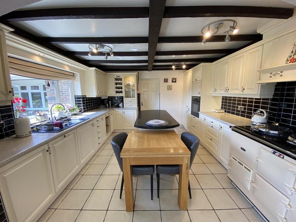 Kitchen 2.JPEG