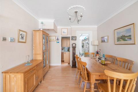 72 Dennett Road, Croydon, CR0 3JA