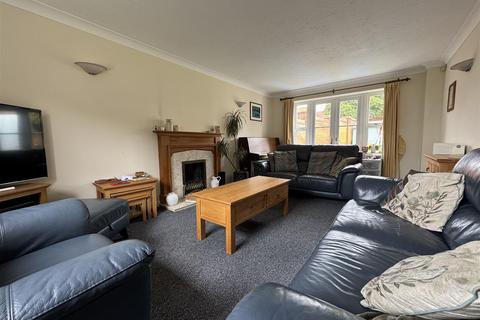 4 bedroom detached house for sale, Northbourne Road, Swindon SN25