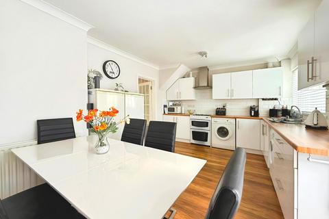 156 Hart Dyke Road, Swanley, BR8 7EE