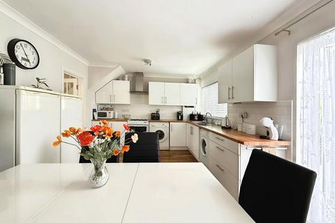 156 Hart Dyke Road, Swanley, BR8 7EE