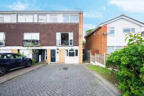 4 bedroom end of terrace house for sale, Broadheath Drive, Chislehurst BR7