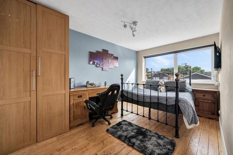 35 Broadheath Drive, Chislehurst, BR7 6EU