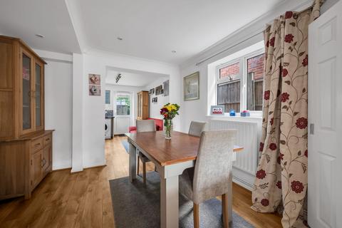 35 Broadheath Drive, Chislehurst, BR7 6EU