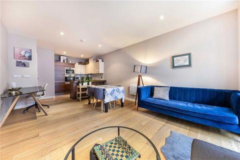 2 bedroom flat for sale, Bromyard Avenue, London W3