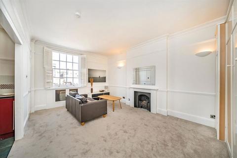 Studio to rent, Lowndes Street, London SW1X