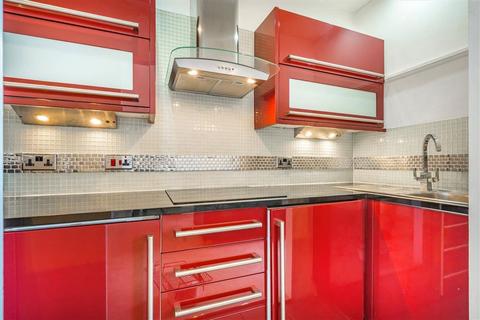 Studio to rent, Lowndes Street, London SW1X
