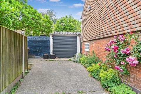 3 bedroom end of terrace house for sale, High Street, Cranbrook TN17