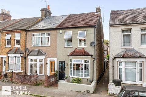 4 bedroom end of terrace house for sale, Rounton Road, Waltham Abbey, EN9