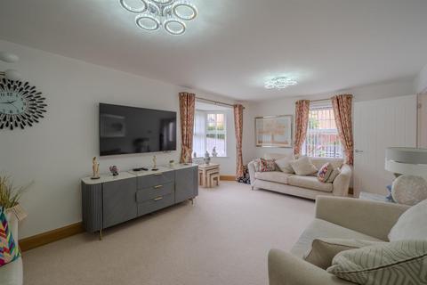 4 bedroom detached house for sale, Ffordd Tir Brychiad, Cwmbran NP44