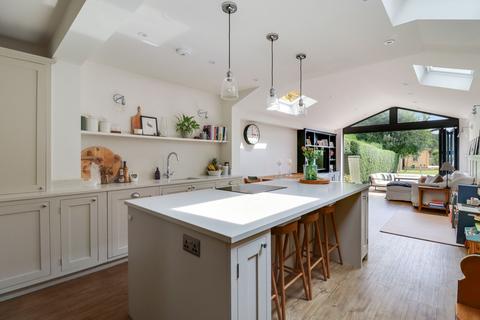 46 Summer Road, East Molesey, KT8 9LS