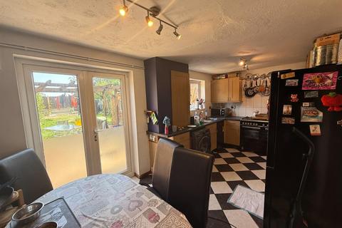 98 Beechfield Walk, Waltham Abbey, EN9 3AA