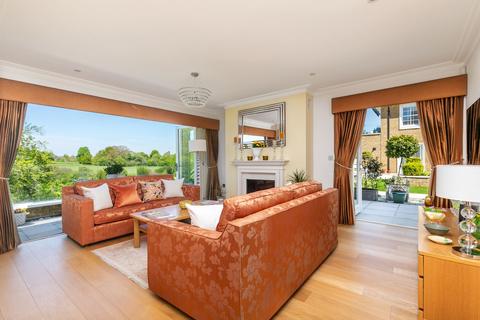4 Connaught Square, Winchester, SO22 5QQ
