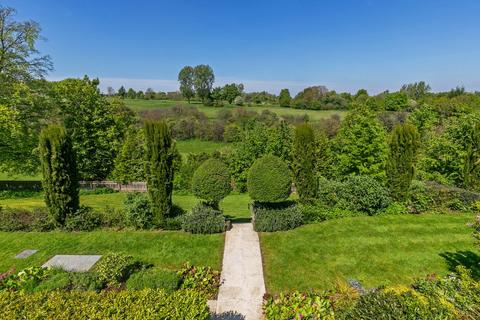 4 Connaught Square, Winchester, SO22 5QQ