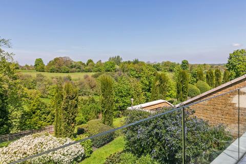 4 Connaught Square, Winchester, SO22 5QQ