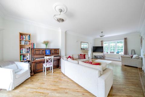 17 Cayton Road, Coulsdon, CR5 1LT