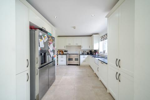 17 Cayton Road, Coulsdon, CR5 1LT