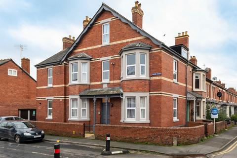 1 bedroom in a house share to rent, Room in Shared House – Grove Road, St. James, Hereford